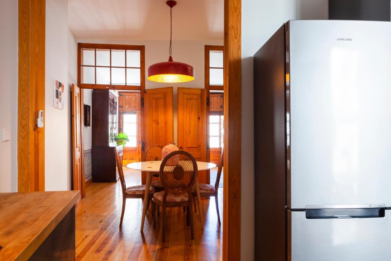 Alfama Terrace Apartment With Authentic XVIII Tiles And Historic Notes 3 Bedrooms & 2 Bathrooms Ac Lisboa Екстериор снимка
