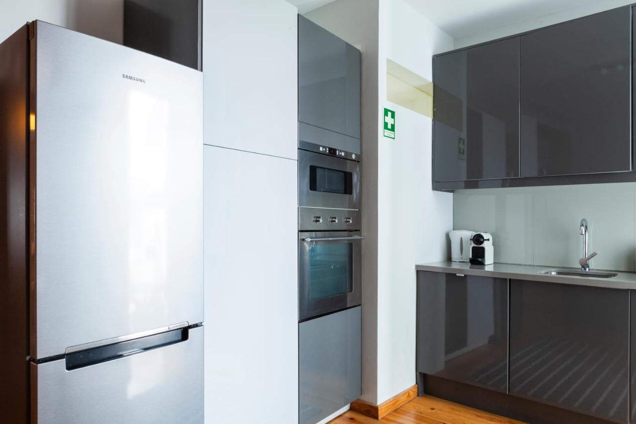 Alfama Terrace Apartment With Authentic XVIII Tiles And Historic Notes 3 Bedrooms & 2 Bathrooms Ac Lisboa Екстериор снимка