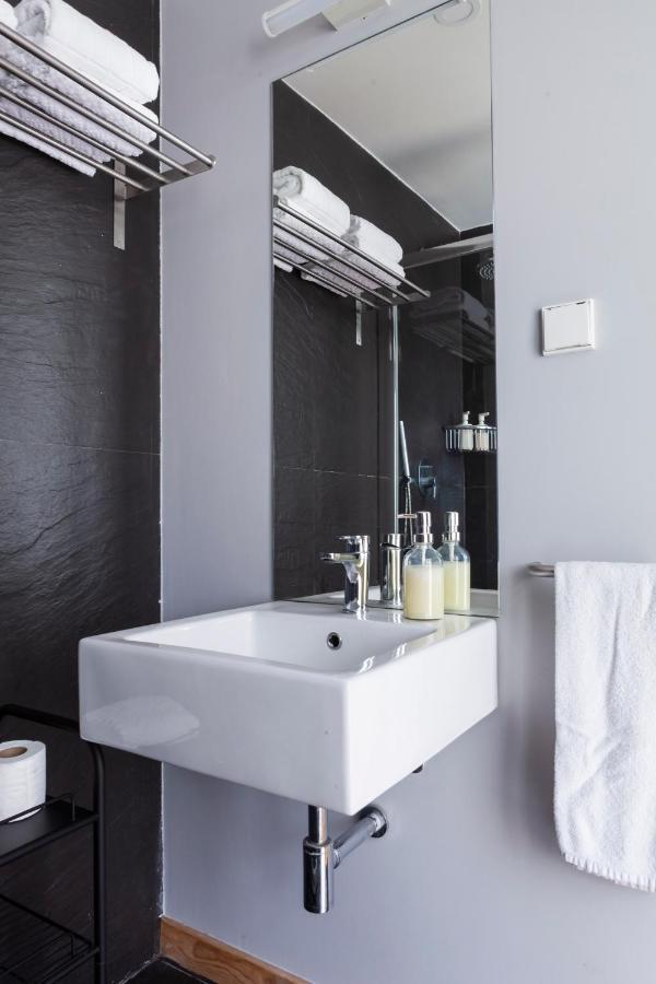 Alfama Terrace Apartment With Authentic XVIII Tiles And Historic Notes 3 Bedrooms & 2 Bathrooms Ac Lisboa Екстериор снимка