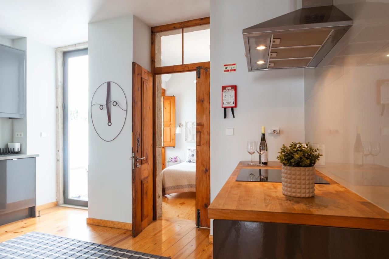 Alfama Terrace Apartment With Authentic XVIII Tiles And Historic Notes 3 Bedrooms & 2 Bathrooms Ac Lisboa Екстериор снимка